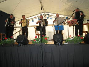 A Harmonika zenekar msora Bakon