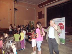 Csillaghr s bartai: zens meseprogram Ss Kroly rval